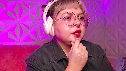 Gina George online show from November 19, 2025, 12:10 am