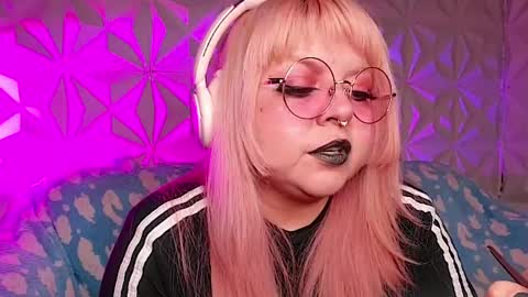Snapshot of satyn_doll chatting on April 28, 2026, 12:53 am Gina George online show from April 28, 2026, 12:53 am