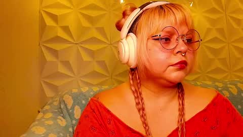 Snapshot of satyn_doll chatting on May 10, 2026, 10:15 pm Gina George online show from May 10, 2026, 10:15 pm