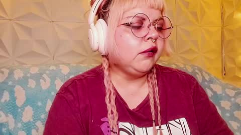 Snapshot of satyn_doll chatting on May 16, 2026, 12:29 am Gina George online show from May 16, 2026, 12:29 am