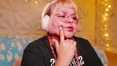 Snapshot of satyn_doll chatting on May 20, 2026, 1:34 am Gina George online show from May 20, 2026, 1:34 am