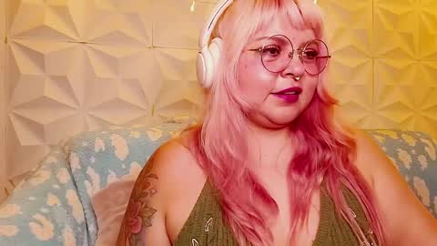 Snapshot of satyn_doll chatting on June 4, 2026, 11:44 pm Gina George online show from June 4, 2026, 11:44 pm