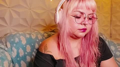 Snapshot of satyn_doll chatting on June 6, 2026, 11:42 pm Gina George online show from June 6, 2026, 11:42 pm