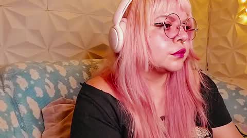 Snapshot of satyn_doll chatting on June 10, 2026, 12:33 am Gina George online show from June 10, 2026, 12:33 am