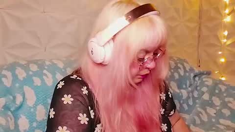 Snapshot of satyn_doll chatting on June 12, 2026, 1:15 am Gina George online show from June 12, 2026, 1:15 am