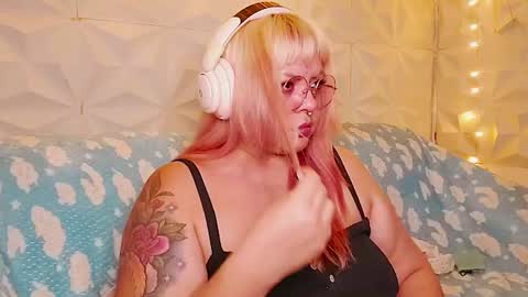 Snapshot of satyn_doll chatting on June 13, 2026, 2:20 am Gina George online show from June 13, 2026, 2:20 am