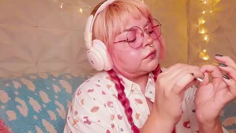 Snapshot of satyn_doll chatting on June 28, 2026, 10:16 pm Gina George online show from June 28, 2026, 10:16 pm