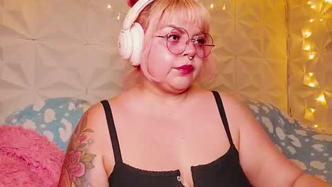 Snapshot of satyn_doll chatting on July 1, 2026, 11:04 pm Gina George online show from July 1, 2026, 11:04 pm