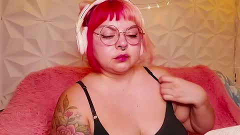 Snapshot of satyn_doll chatting on July 7, 2026, 2:03 am Gina George online show from July 7, 2026, 2:03 am