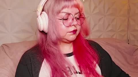 Snapshot of satyn_doll chatting on July 25, 2026, 12:42 am Gina George online show from July 25, 2026, 12:42 am