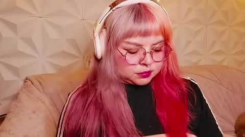 Snapshot of satyn_doll chatting on July 26, 2026, 11:00 pm Gina George online show from July 26, 2026, 11:00 pm