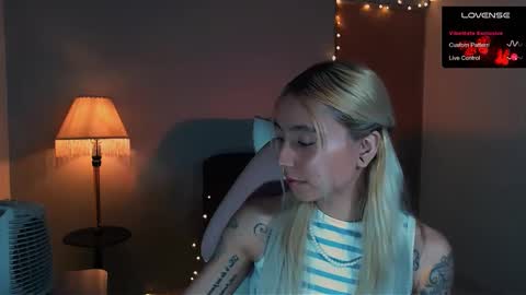 Snapshot of saucy_jenn1 chatting on January 17, 2025, 2:50 am I AM JENN online show from January 17, 2025, 2:50 am