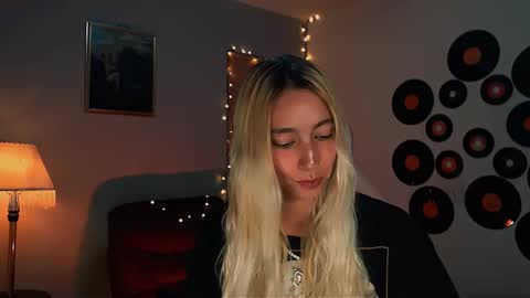 Snapshot of saucy_jenn1 chatting on February 23, 2025, 11:25 pm I AM JENN online show from February 23, 2025, 11:25 pm