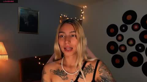 Snapshot of saucy_jenn1 chatting on February 28, 2025, 2:42 am I AM JENN online show from February 28, 2025, 2:42 am