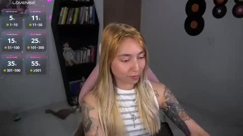 Snapshot of saucy_jenn1 chatting on September 17, 2025, 3:19 am I AM JENN online show from September 17, 2025, 3:19 am