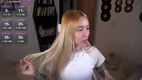 Snapshot of saucy_jenn1 chatting on September 20, 2025, 1:17 am I AM JENN online show from September 20, 2025, 1:17 am