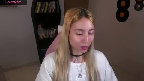 Snapshot of saucy_jenn1 chatting on October 17, 2025, 4:26 am I AM JENN online show from October 17, 2025, 4:26 am