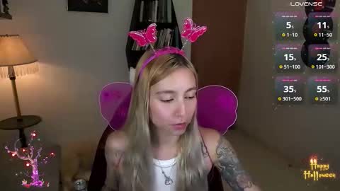 Snapshot of saucy_jenn1 chatting on November 1, 2025, 3:30 am I AM JENN online show from November 1, 2025, 3:30 am