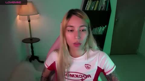 Snapshot of saucy_jenn1 chatting on December 18, 2025, 3:56 am I AM JENN online show from December 18, 2025, 3:56 am