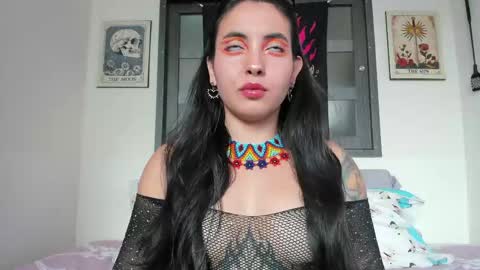Snapshot of saucy_zaren chatting on April 23, 2026, 9:39 pm Zaren online show from April 23, 2026, 9:39 pm