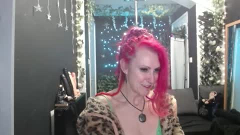 SaucySky online show from November 27, 2025, 11:51 pm