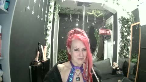 Snapshot of saucysky chatting on May 16, 2026, 8:07 pm SaucySky online show from May 16, 2026, 8:07 pm