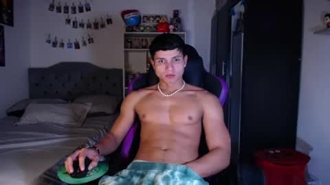 Snapshot of saulomiralles chatting on April 24, 2026, 9:50 pm Saulo online show from April 24, 2026, 9:50 pm