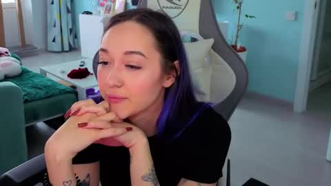 Ariel online show from March 19, 2026, 4:38 am