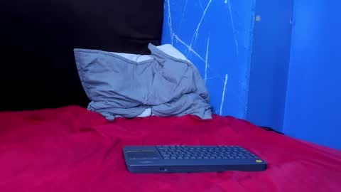 SavageLover  online show from November 4, 2025, 9:25 pm