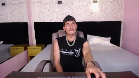 SavageLover  online show from November 25, 2025, 4:01 am