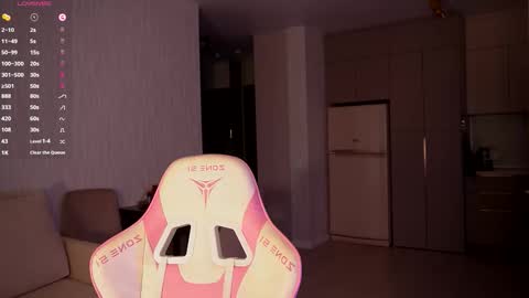 savii07 online show from October 3, 2025, 1:19 pm