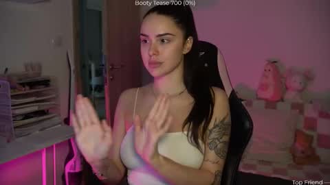 Naomi online show from December 14, 2025, 7:40 pm