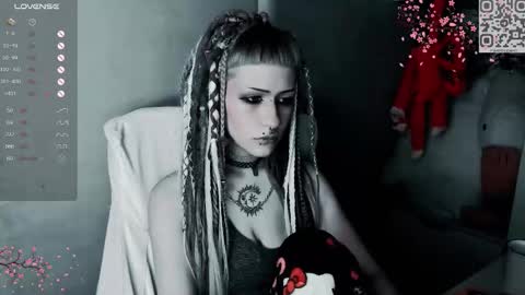 pronoun she. name Mary. age 21. online show from November 27, 2025, 5:59 pm