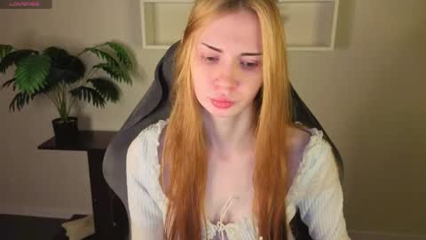 Snapshot of sayl0r_moon chatting on May 14, 2026, 9:38 am Kira GMT 7 Mon Thu-Sun 0800am-0200pm online show from May 14, 2026, 9:38 am