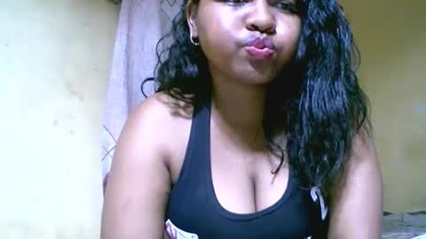 Snapshot of saylla1 chatting on November 15, 2025, 7:10 pm saylla1 online show from November 15, 2025, 7:10 pm