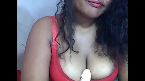 Snapshot of saylla1 chatting on January 13, 2026, 6:51 am saylla1 online show from January 13, 2026, 6:51 am