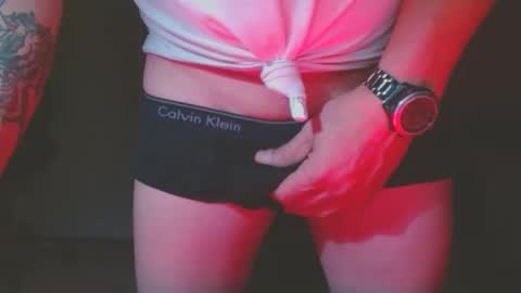 Snapshot of sbutter chatting on December 8, 2024, 4:07 pm sbutter online show from December 8, 2024, 4:07 pm