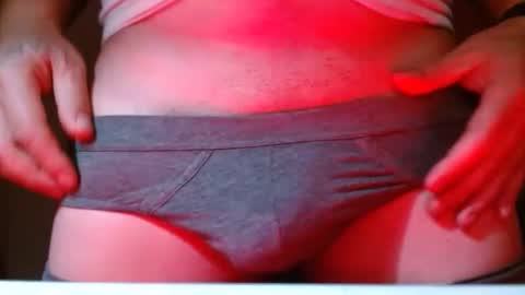 Snapshot of sbutter chatting on January 7, 2026, 12:13 am sbutter online show from January 7, 2026, 12:13 am