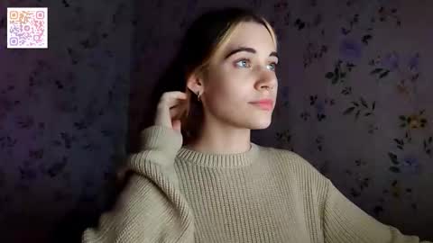 Snapshot of scarlet1flowers chatting on November 19, 2025, 10:21 pm Kira online show from November 19, 2025, 10:21 pm