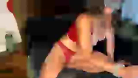 Snapshot of scarlet_april chatting on July 28, 2026, 7:50 pm Miss Scarlet April online show from July 28, 2026, 7:50 pm