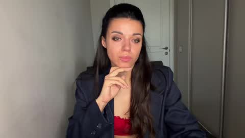 Snapshot of scarlet_daisy_ chatting on May 14, 2026, 7:37 am Sophie online show from May 14, 2026, 7:37 am