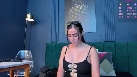 Scarlet Edwars online show from July 10, 2026, 6:54 pm
