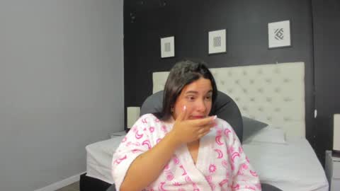 Snapshot of scarlet_stan22 chatting on January 3, 2025, 4:59 pm Isa online show from January 3, 2025, 4:59 pm