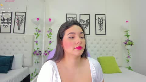 Snapshot of scarlet_stan22 chatting on January 5, 2025, 2:19 pm Isa online show from January 5, 2025, 2:19 pm