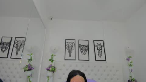 Snapshot of scarlet_stan22 chatting on February 5, 2025, 10:51 am Isa online show from February 5, 2025, 10:51 am