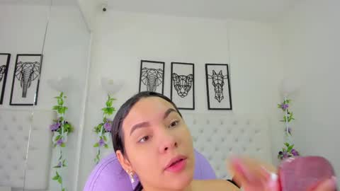 Snapshot of scarlet_stan22 chatting on February 18, 2025, 11:11 am Isa online show from February 18, 2025, 11:11 am
