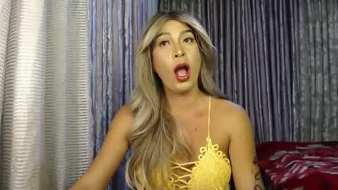 Snapshot of scarlet_ts69 chatting on January 1, 2025, 2:52 pm scarlet online show from January 1, 2025, 2:52 pm