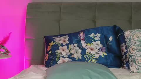 Snapshot of scarlet_vex chatting on May 19, 2026, 1:56 am Scarlet online show from May 19, 2026, 1:56 am