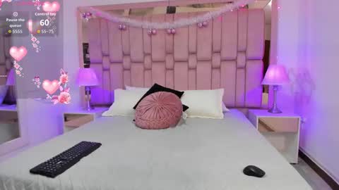 Scarlet online show from December 14, 2025, 3:28 pm