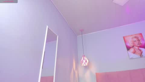 Scarlet  online show from January 30, 2025, 11:02 pm